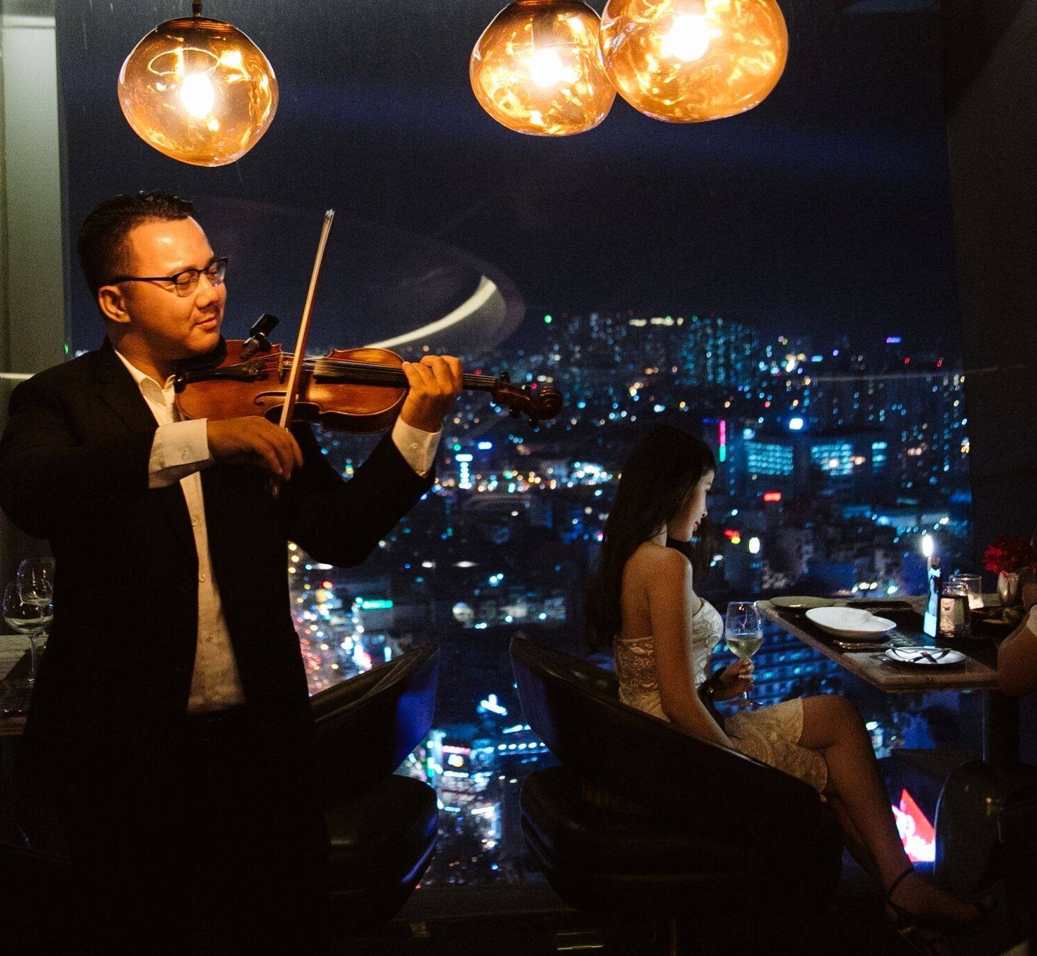 nha hang o TP.HCM anh 2