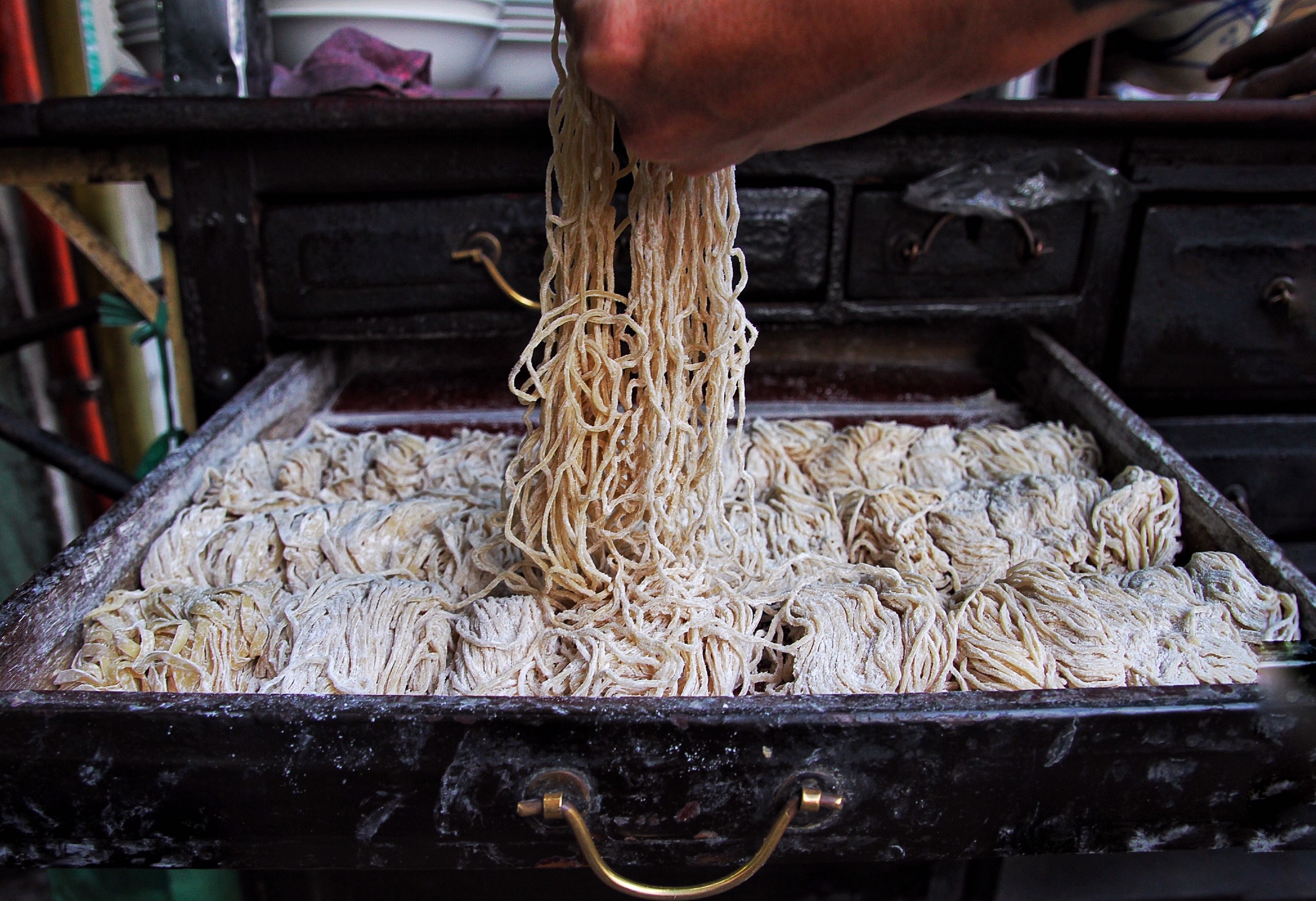 Tiem mi 60 nam tuoi mo cua xuyen dem o TP.HCM hinh anh