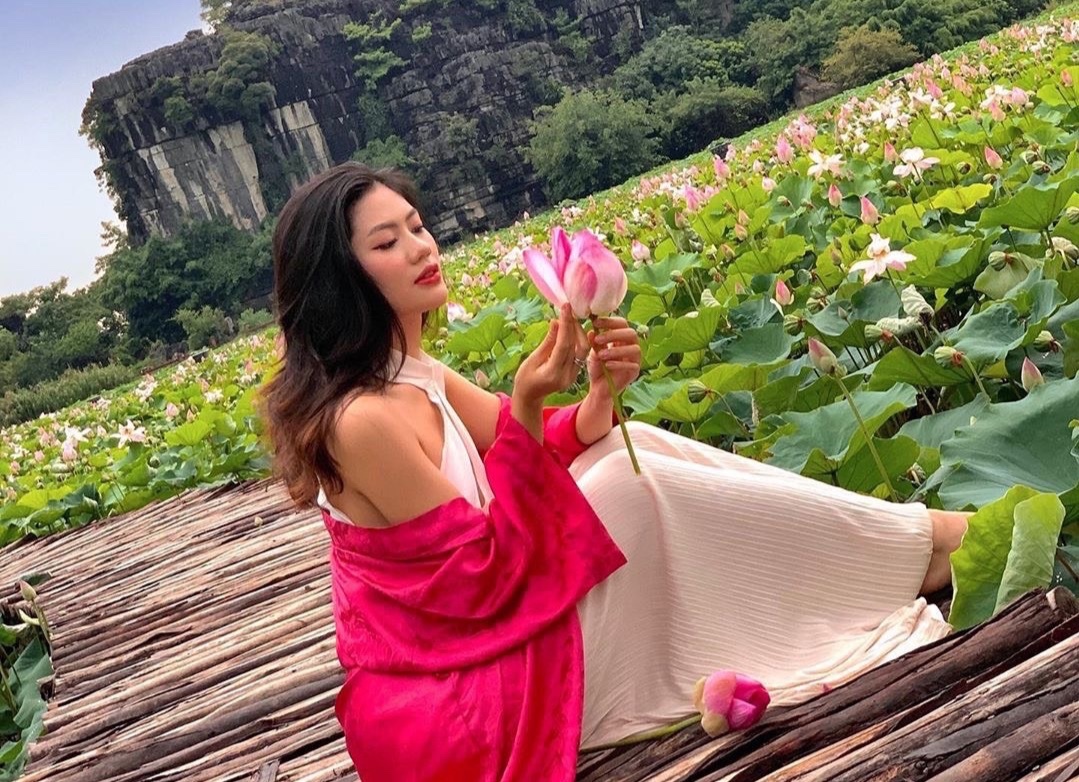 Mua hoa sen no ro tai Ninh Binh hinh anh