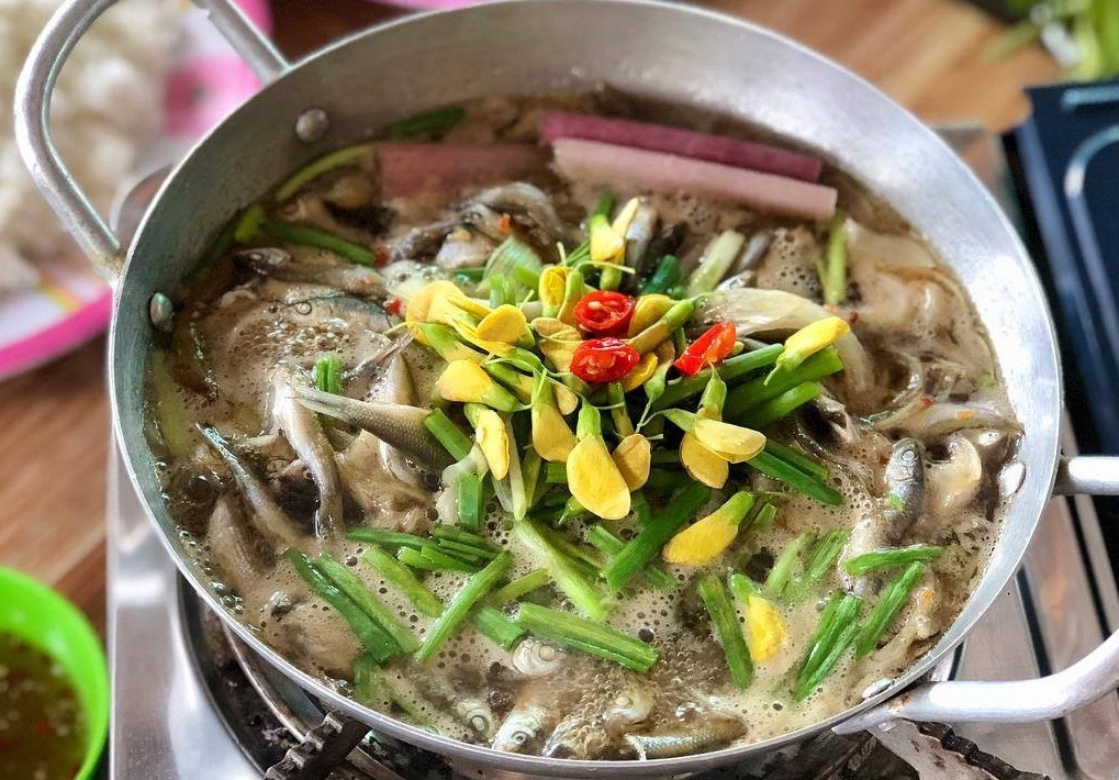 Den mien Tay thuong thuc 4 vi lau ngon hinh anh