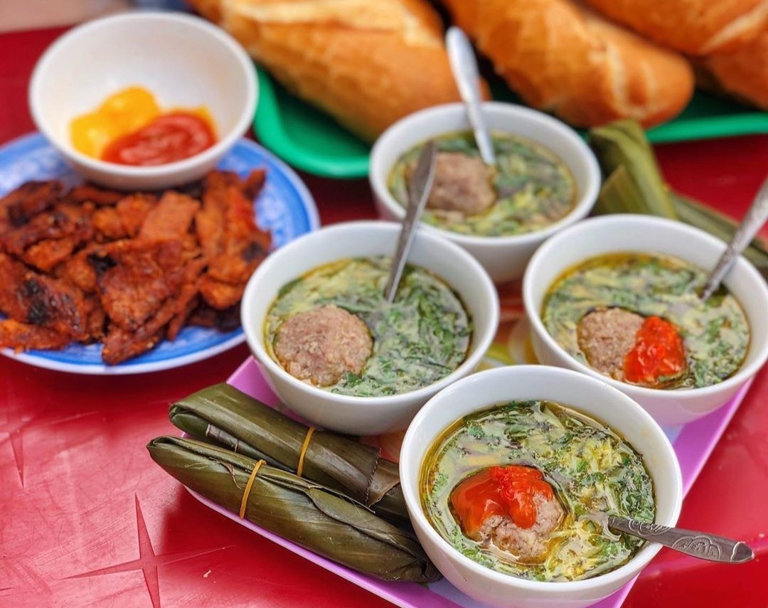 3 tiem banh mi xiu mai cho bua sang o Da Lat hinh anh