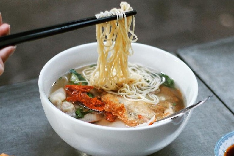 Tiem mi noi tieng khu Cho Lon o TP.HCM hinh anh