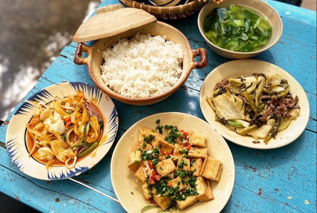 Dia chi tiem com nha o Da Lat hinh anh