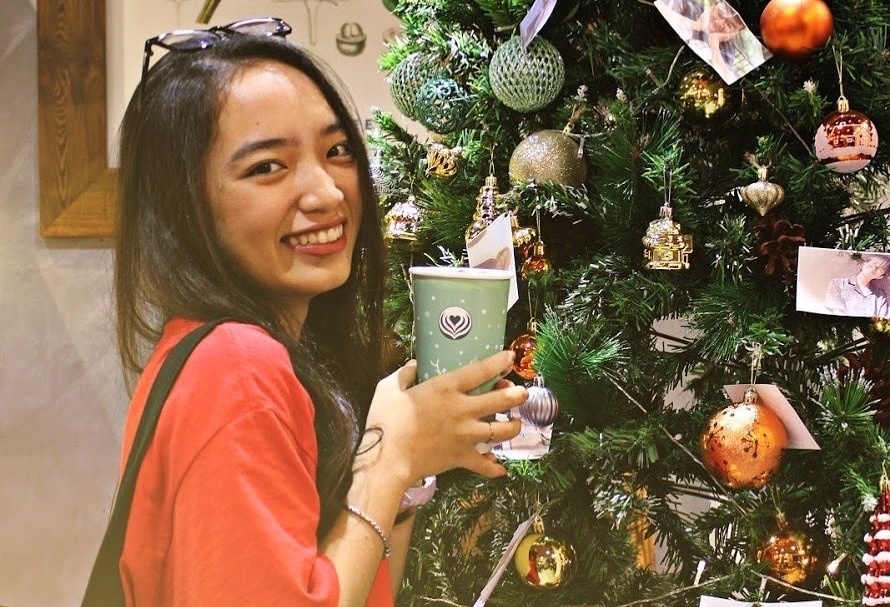 Cac quan ca phe mo muon dem Noel hinh anh