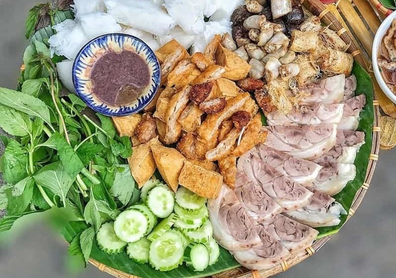 Khach Tay lan dau thu bun dau mam tom hinh anh