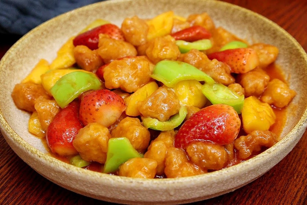 Hoc lam thit lon chien gion sot chua ngot hinh anh