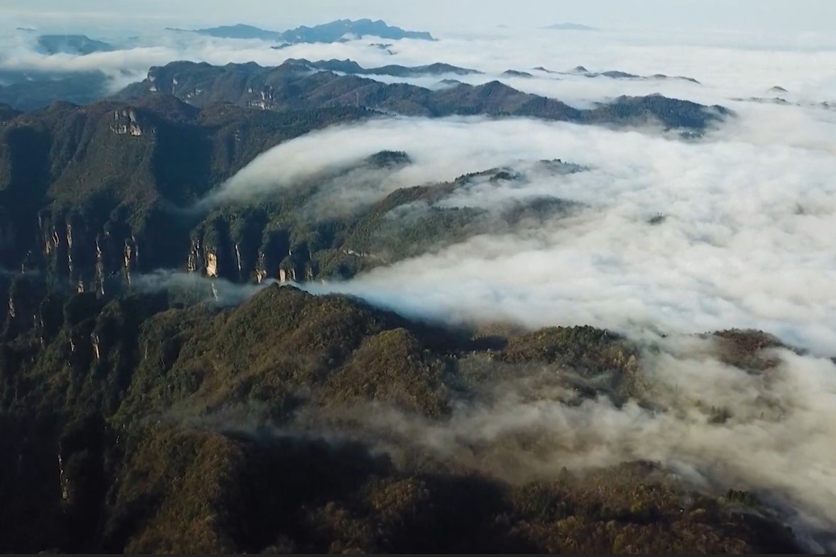 Bien may tao canh tua thien duong o Truong Gia Gioi hinh anh