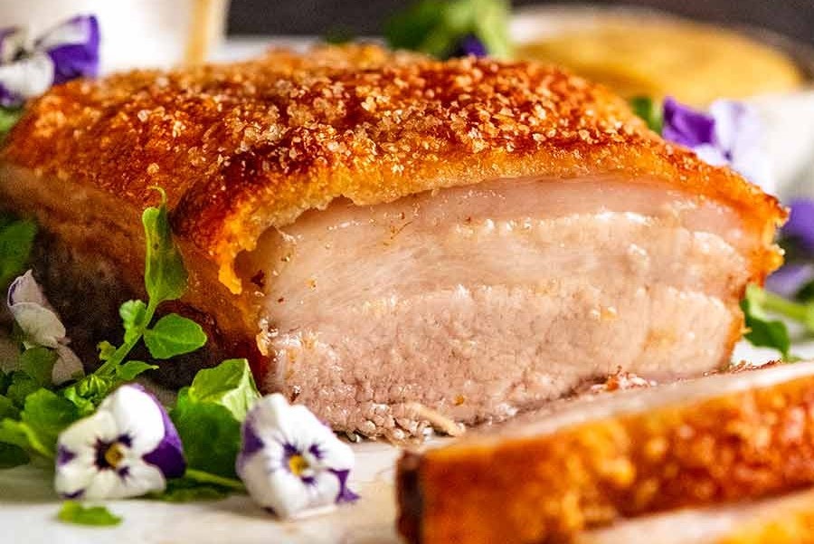 Meo lam heo quay bi gion hinh anh