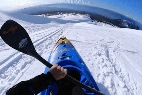 VDV lao thuyen kayak tu dinh nui cao 2.860 m hinh anh