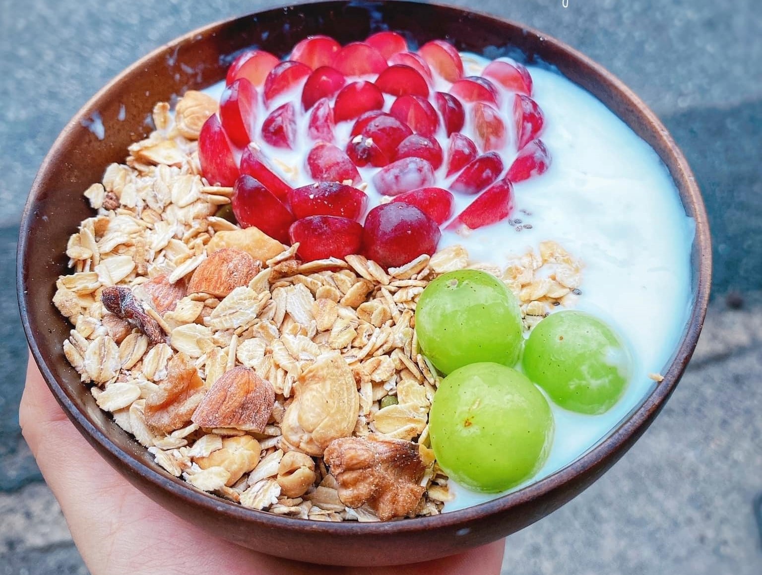 Thuc don bua sang dinh duong voi sinh to trai cay, rau cu hinh anh