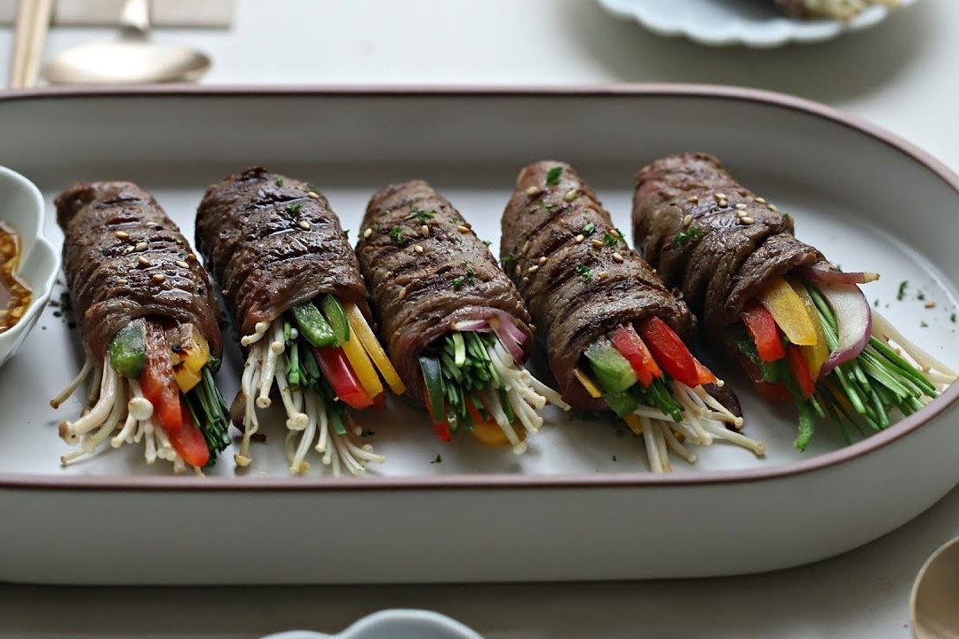 Lam thit bo cuon rau cu cham sot xi dau hinh anh