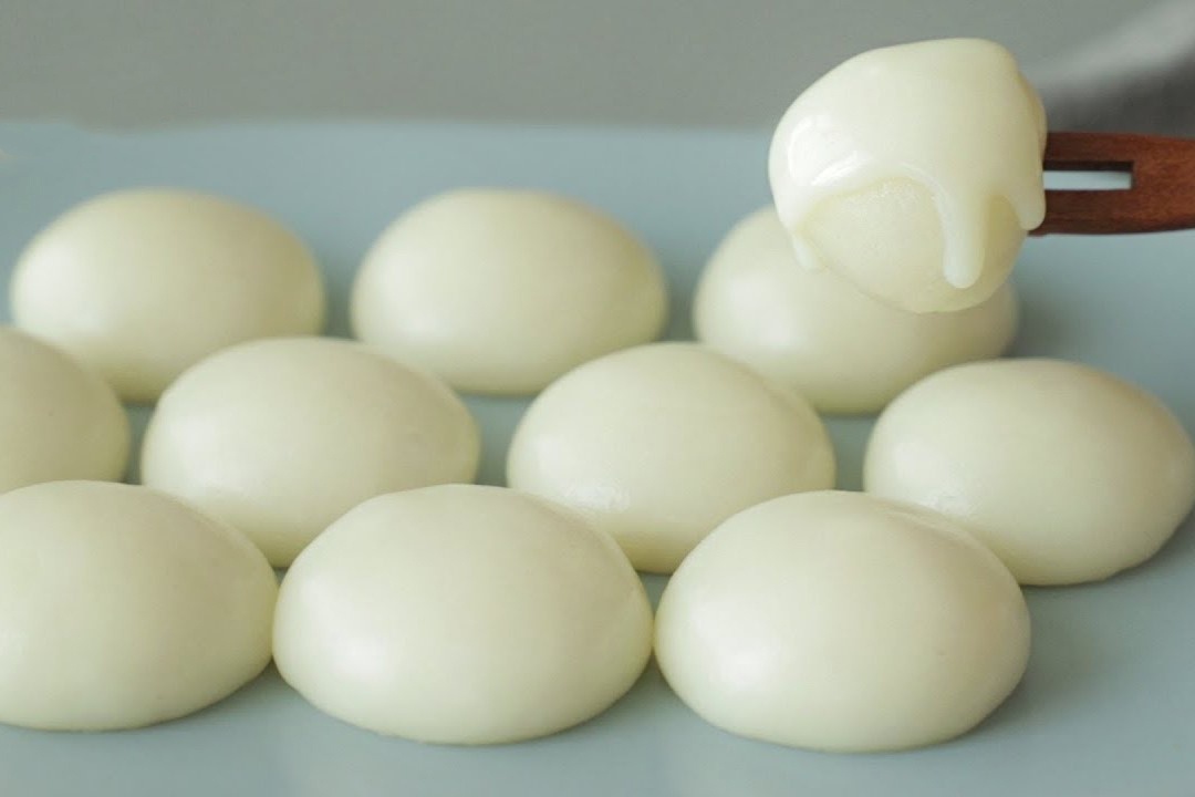 Cach lam banh gao sua de gay nghien mua he hinh anh