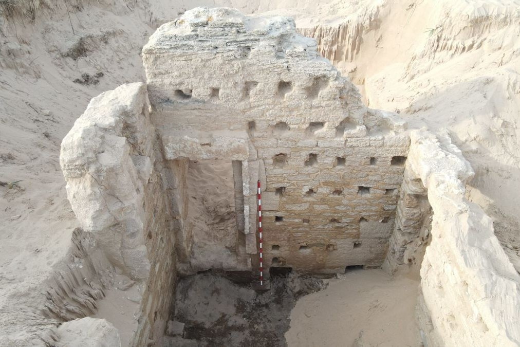 Phat hien nha tam La Ma co dai 2.000 nam tuoi hinh anh