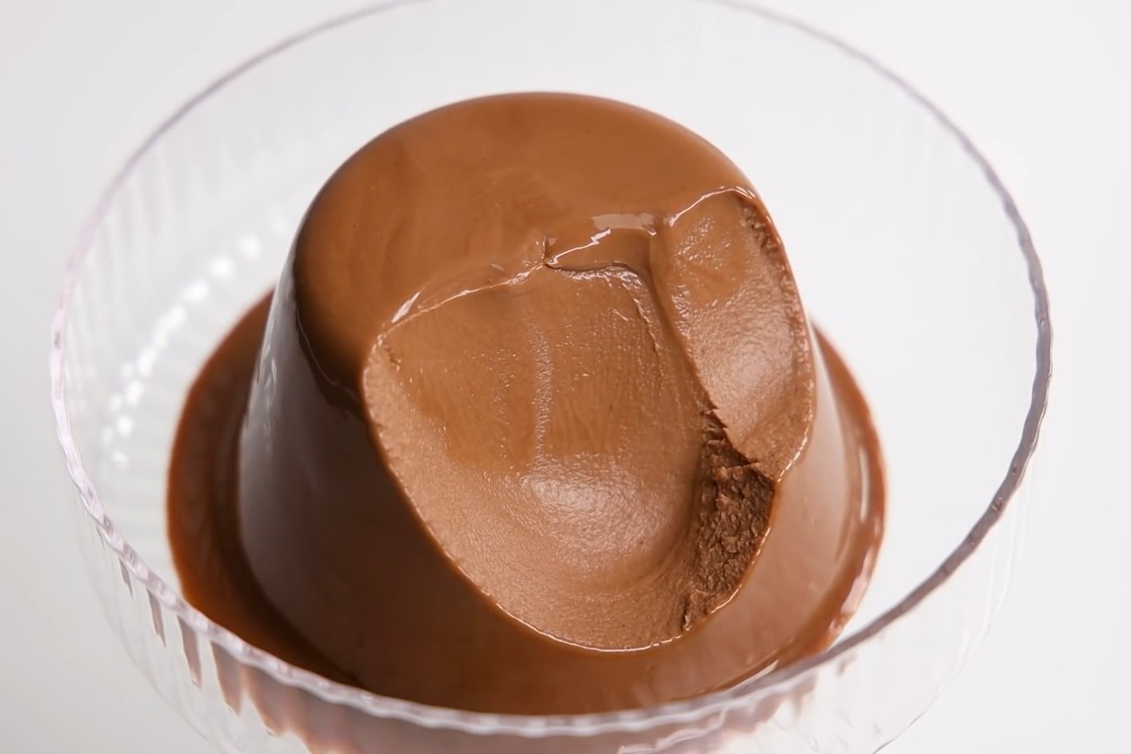 Banh pudding chocolate mat lanh de lam hinh anh