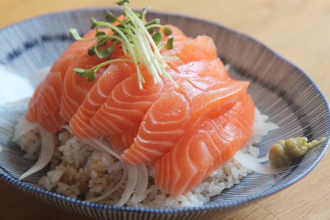 Cach lam com ca hoi kieu Nhat chi 15 phut hinh anh