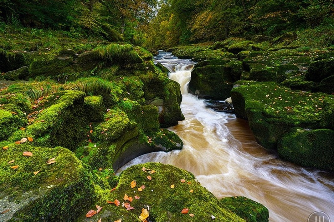 Dong suoi nguy hiem nhat the gioi hinh anh