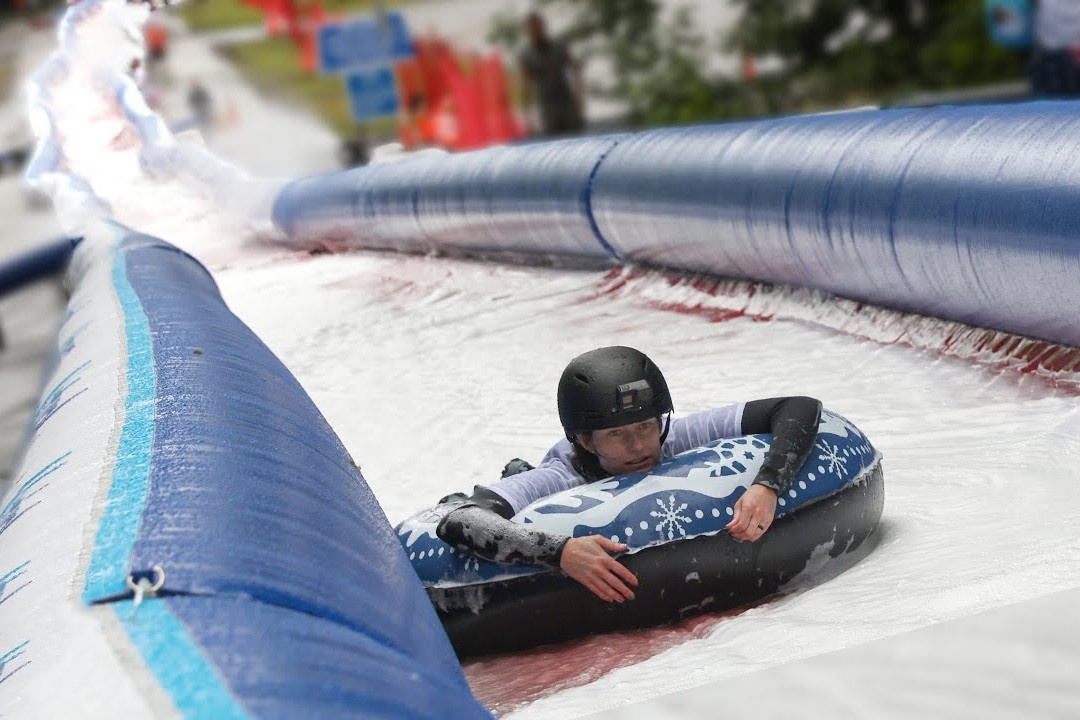 Duong truot nuoc bang nhua dai nhat the gioi hinh anh