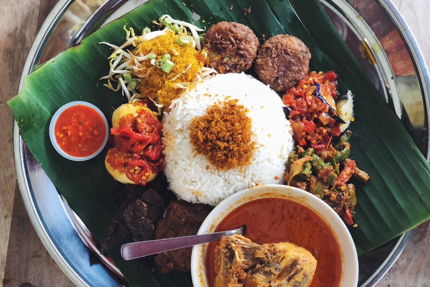 Nguoi dan cac nuoc an mon gi vao bua trua? hinh anh