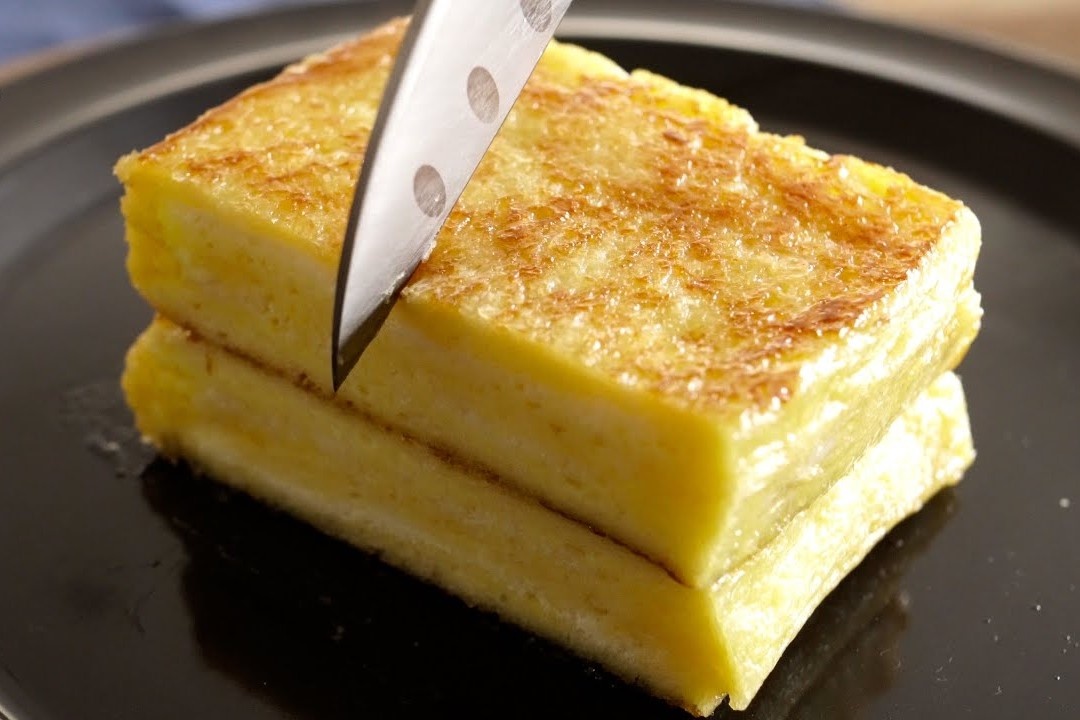 Cach lam banh mi nuong trung sua bang chao hinh anh