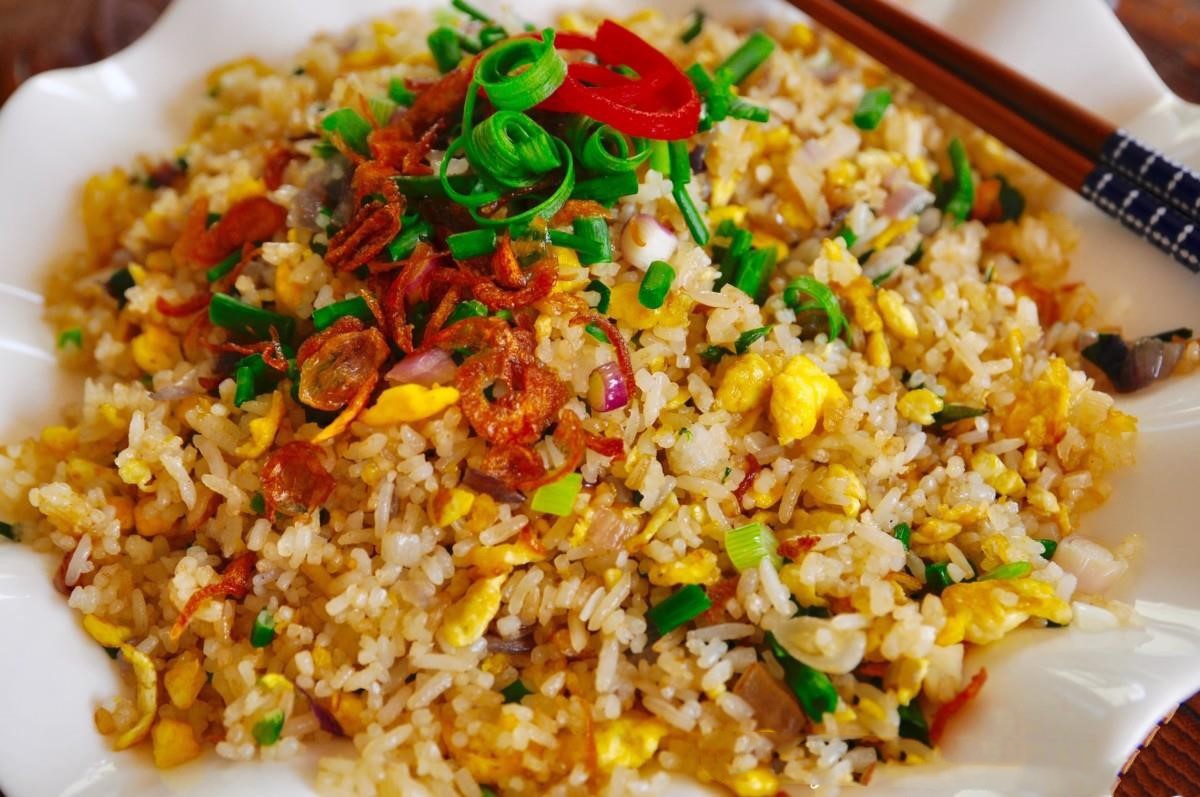 5 cach che bien com rang ngon mieng anh 1