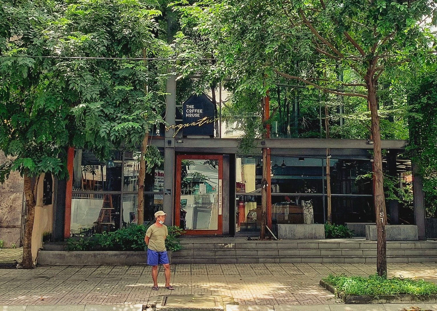 The Coffee House dong cua chi nhanh signature o trung tam TP.HCM hinh anh
