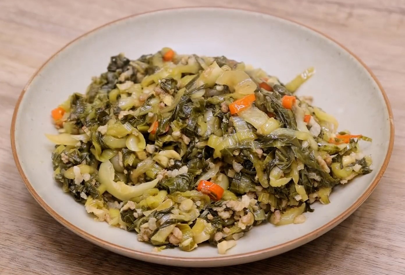 Dua muoi chua xao thit bam de lam cho bua toi hinh anh