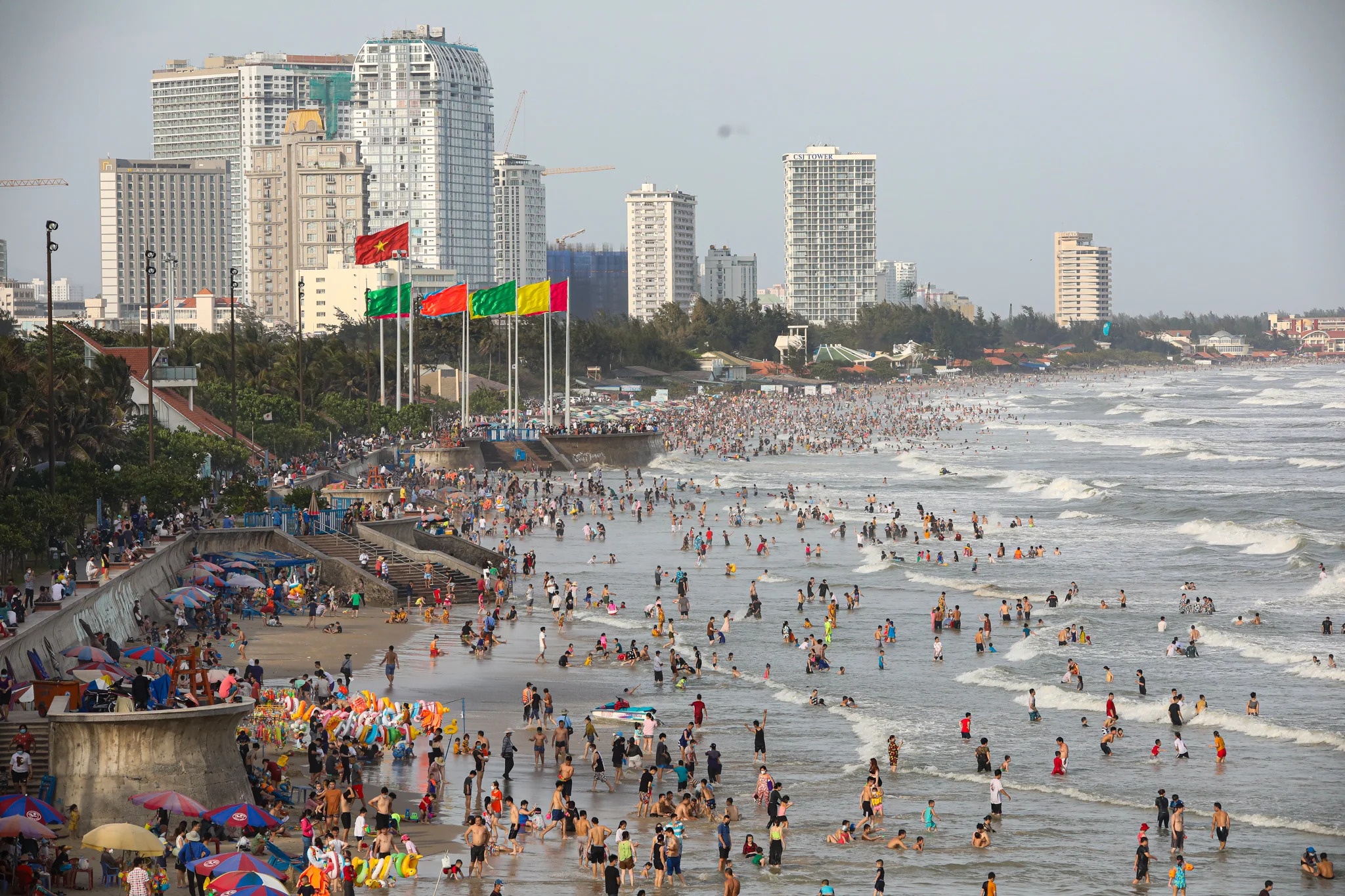 Vung Tau du kien don luong lon du khach dip Tet hinh anh
