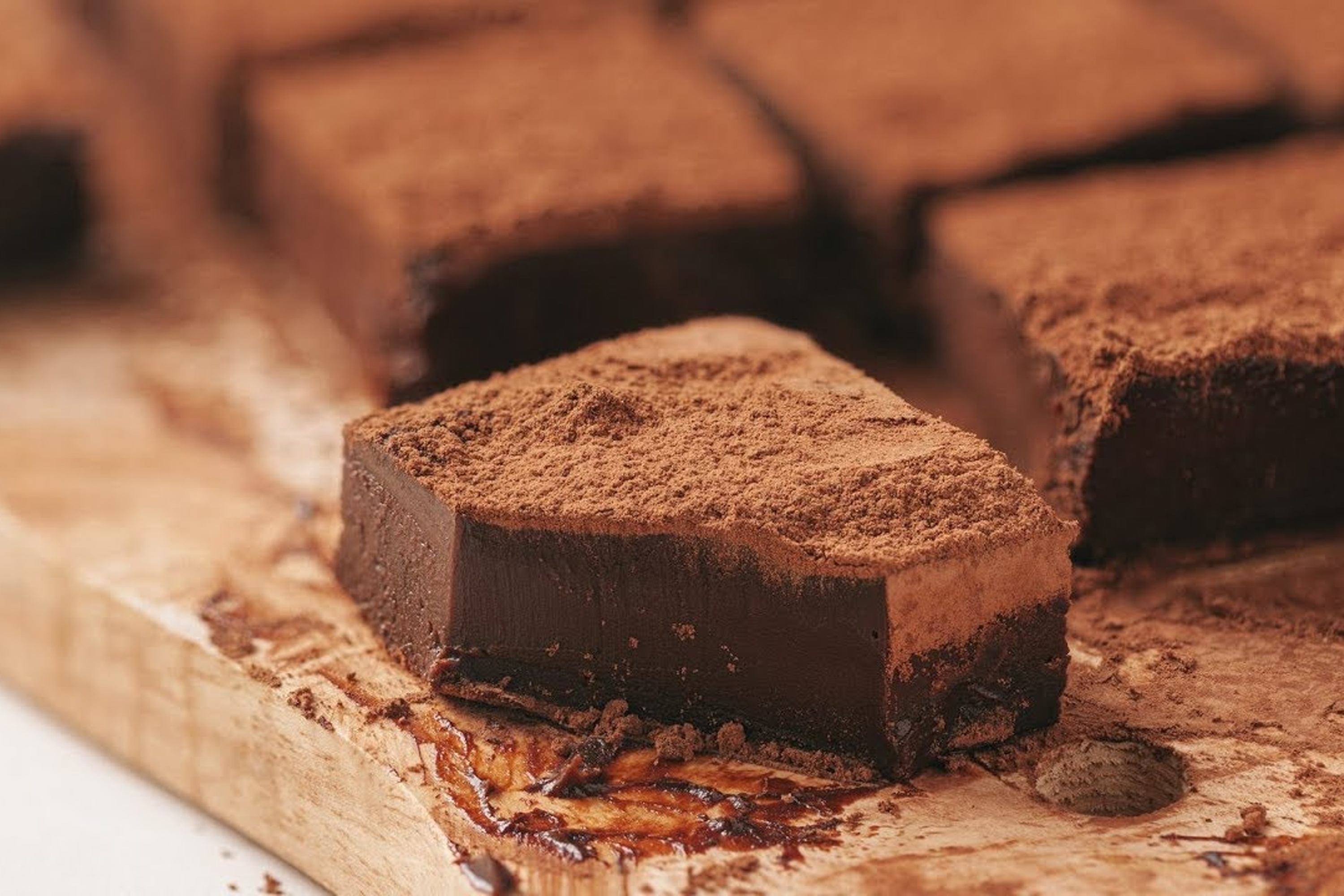 Lam nama chocolate cho le tinh nhan hinh anh