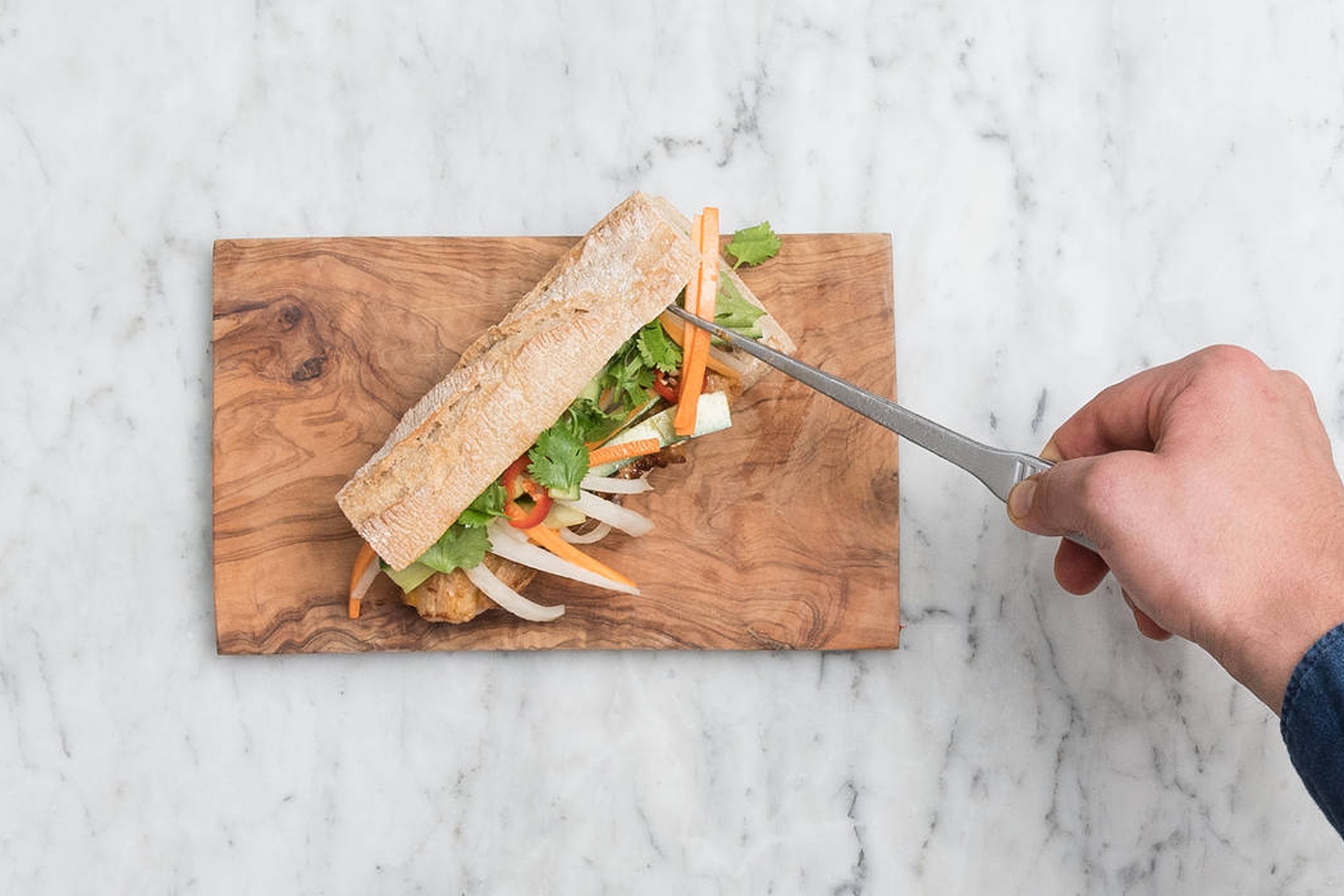 4 buoc lam banh mi ba chi heo anh 6