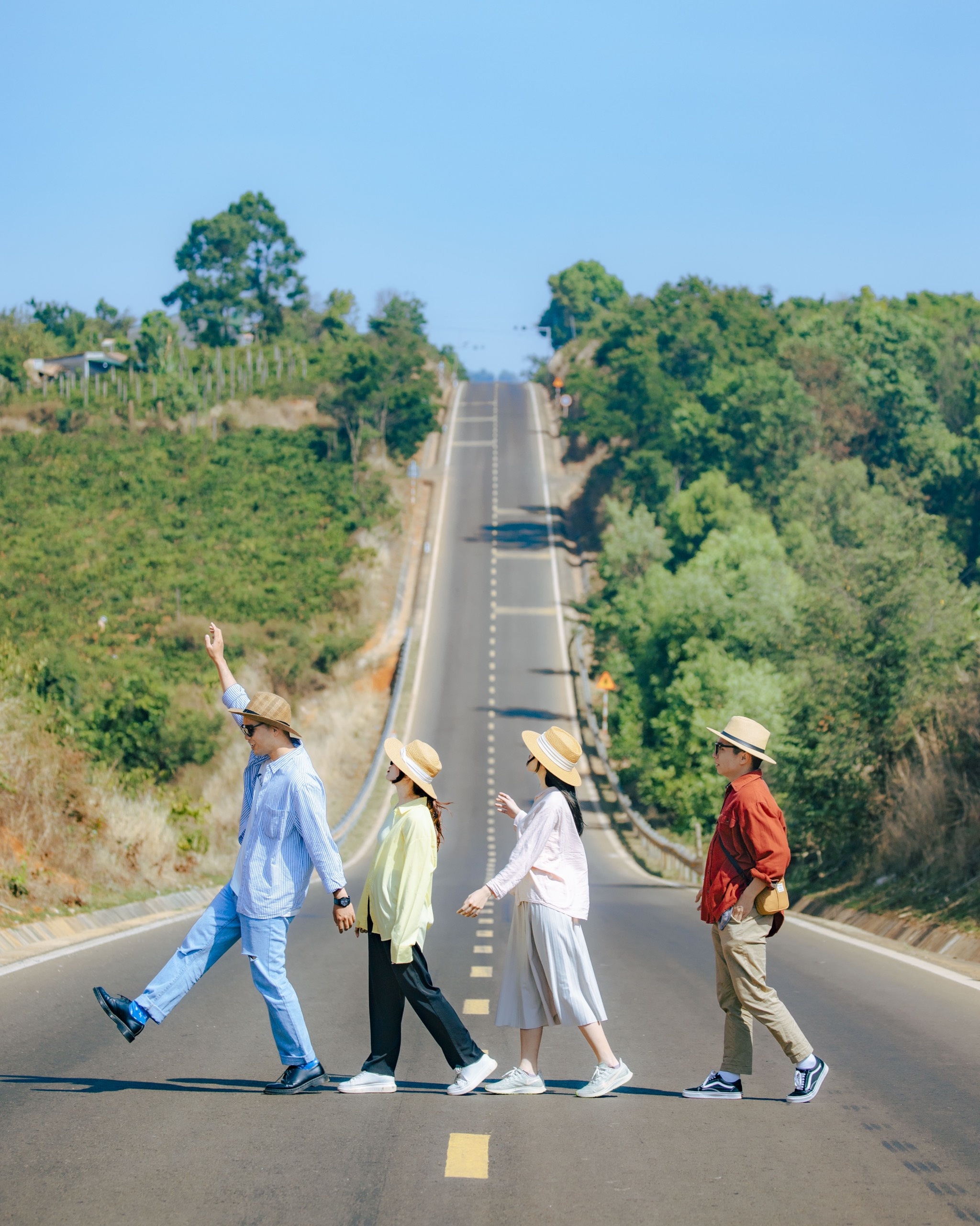 Mo cua du lich anh 3