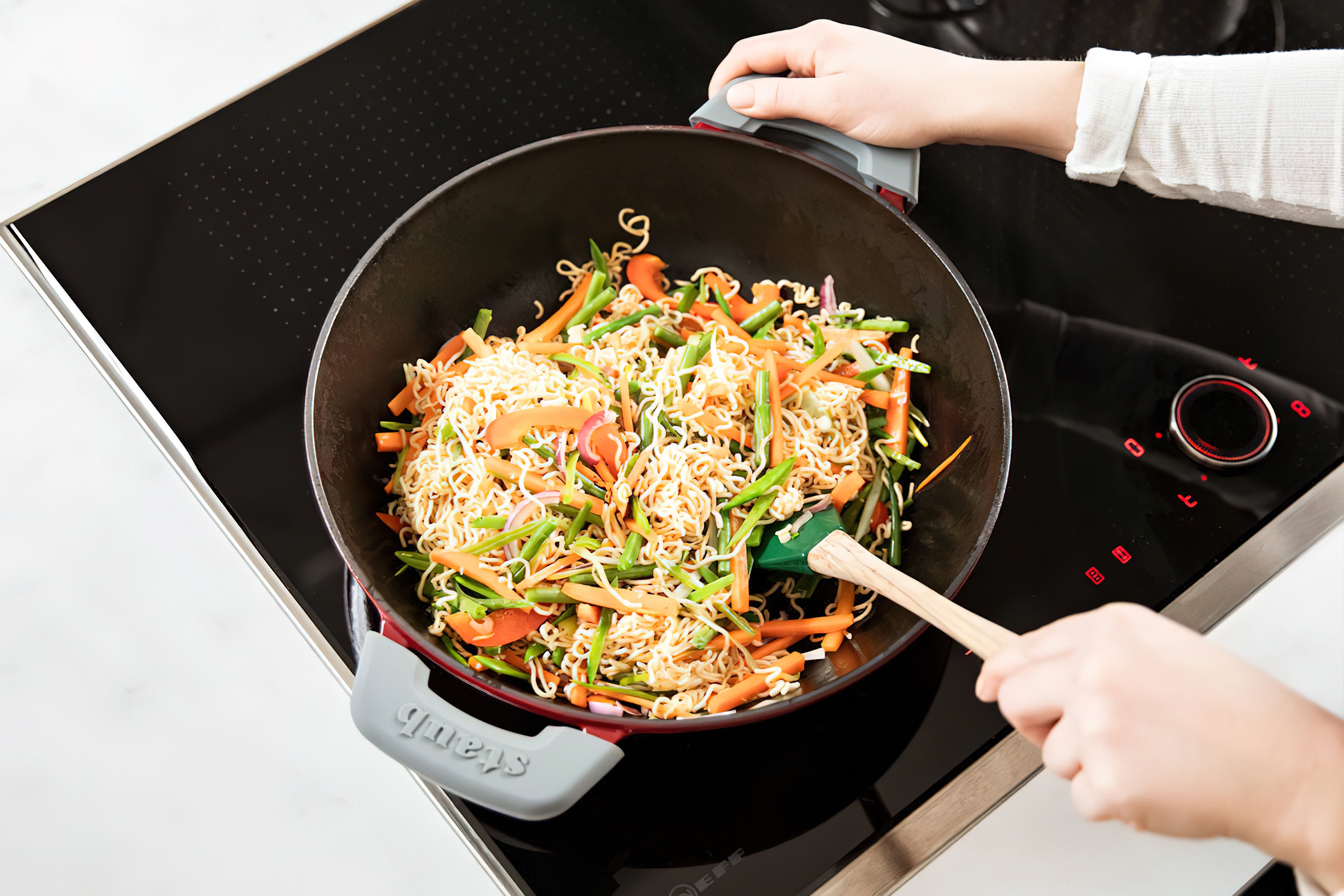 Doi vi voi mon mi xao gion kieu Hoa anh 3