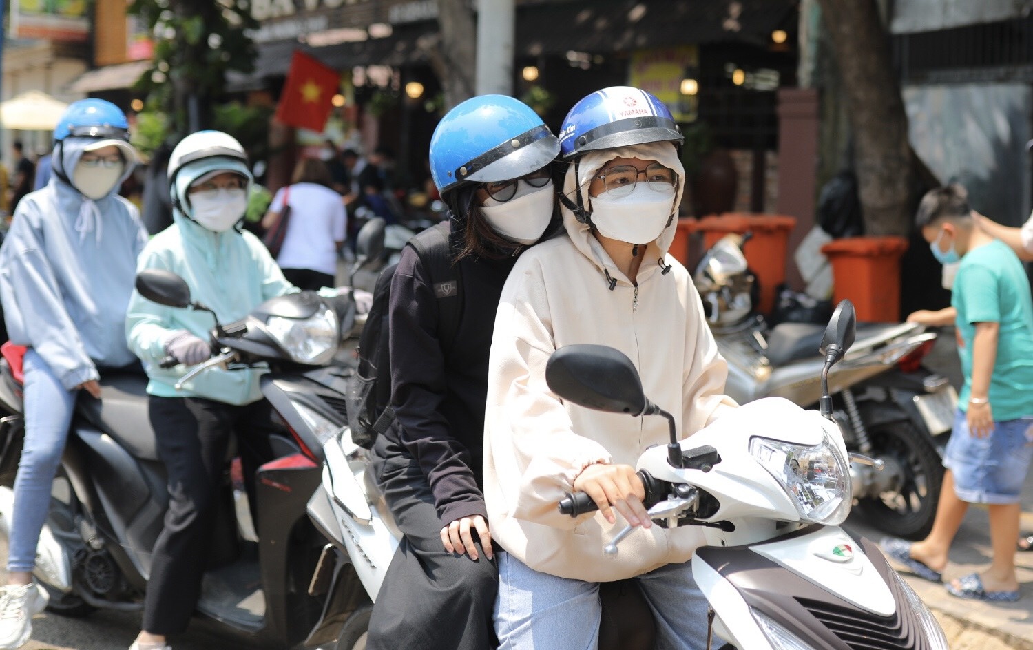 Di gan 10 quan khong tim duoc cho an trua o Vung Tau hinh anh