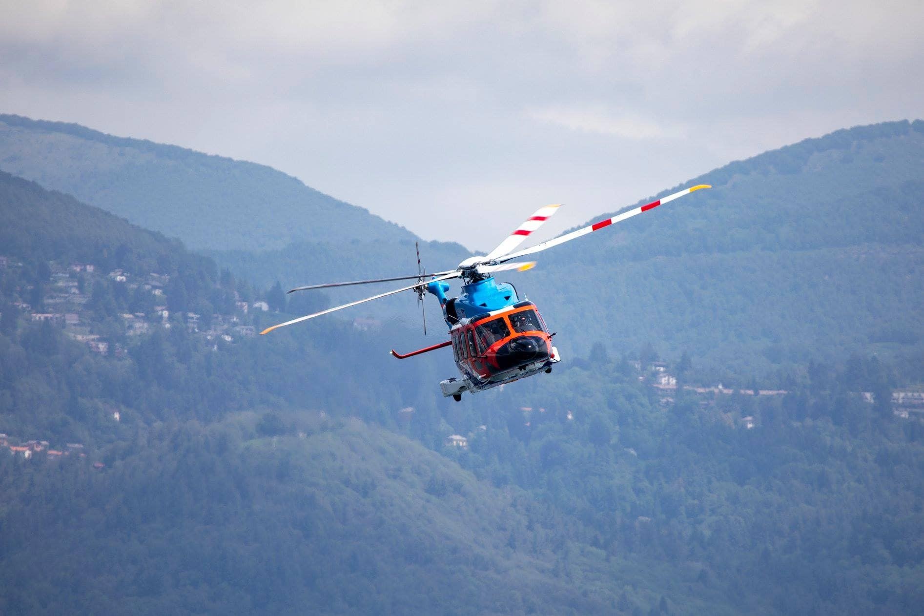 Cac tour truc thang o Viet Nam gia tu 2 trieu dong hinh anh