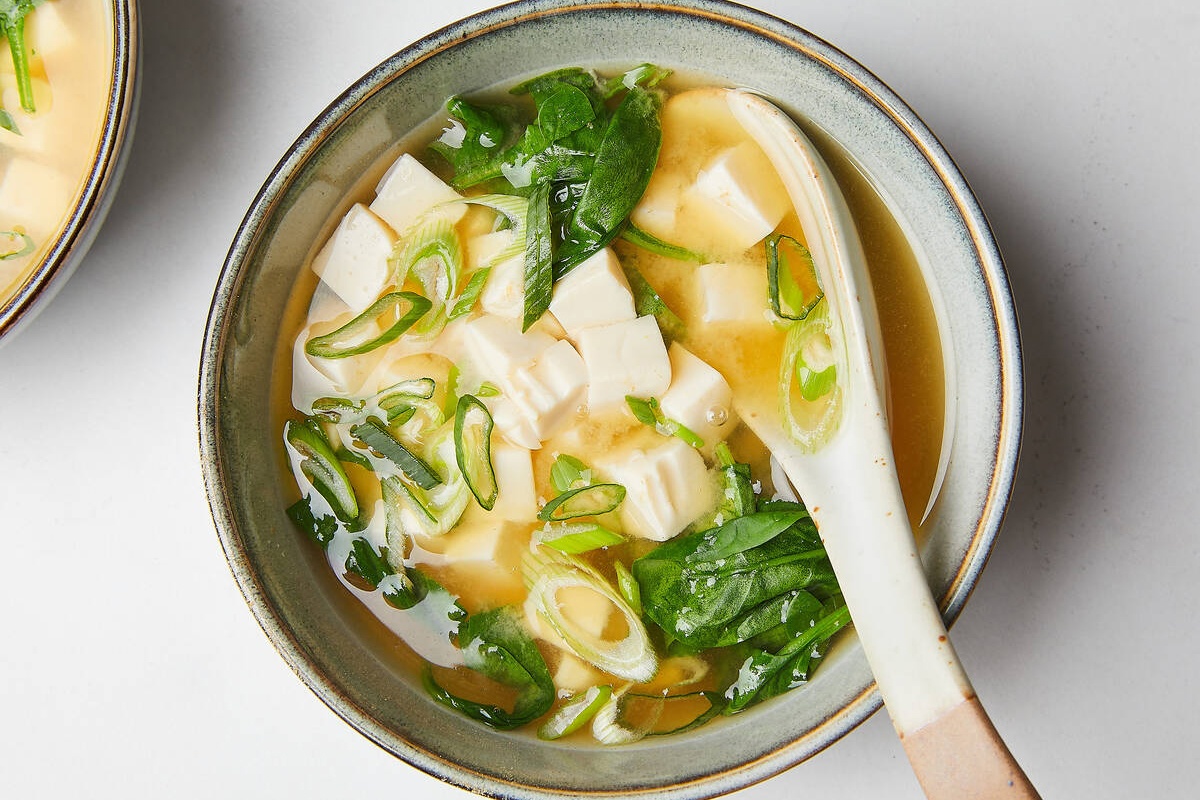 3 buoc nau canh miso chuan vi Nhat Ban hinh anh