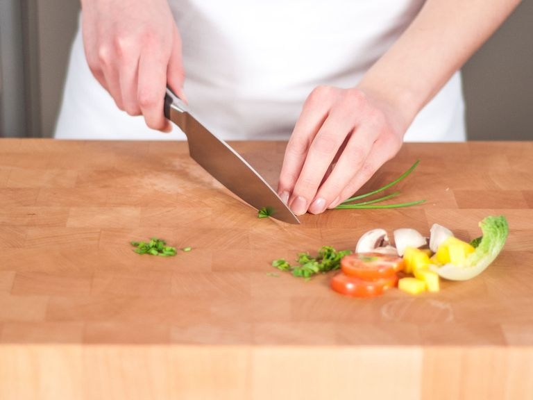 Cách làm bánh mì salad gà ảnh 2 Cach lam banh mi salad ga anh 2