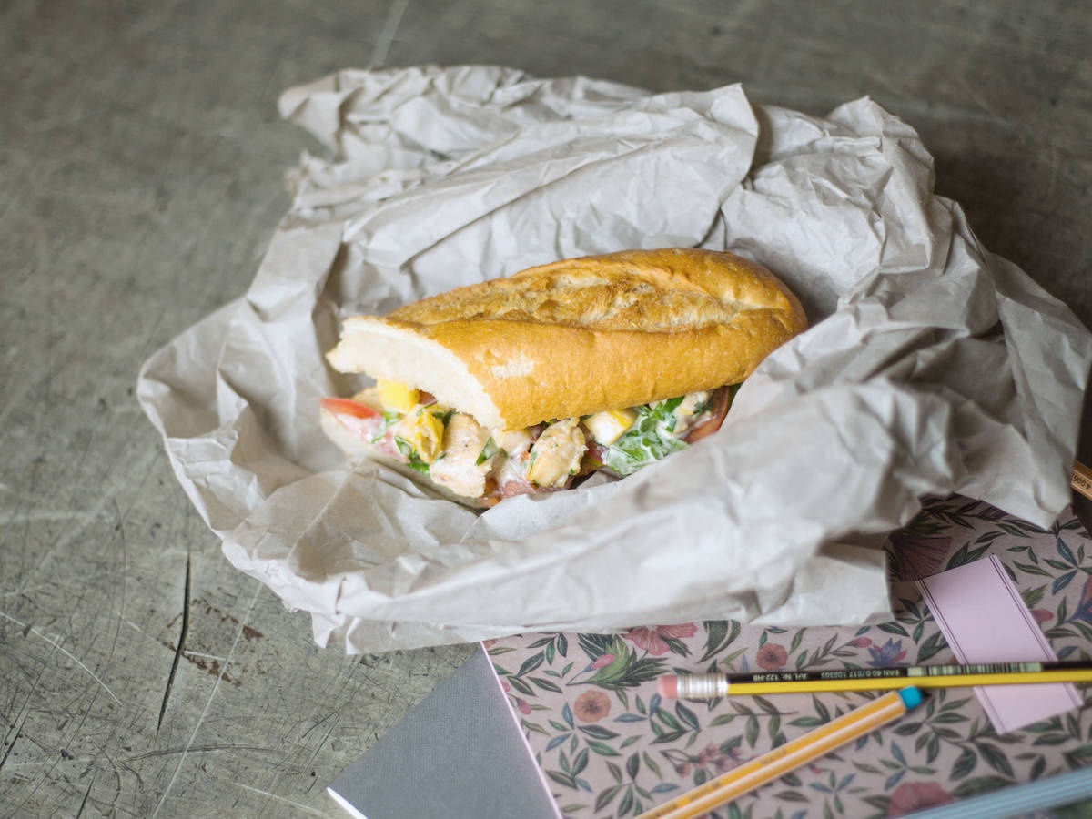 Cách làm bánh mì salad gà ảnh 1 Cach lam banh mi salad ga anh 1