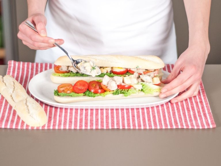 Cách làm bánh mì salad gà ảnh 7 Cach lam banh mi salad ga anh 7