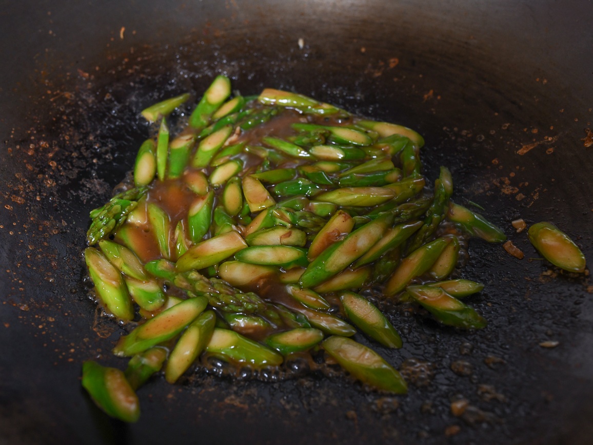 Mon thit ga xao mang tay de lam anh 4