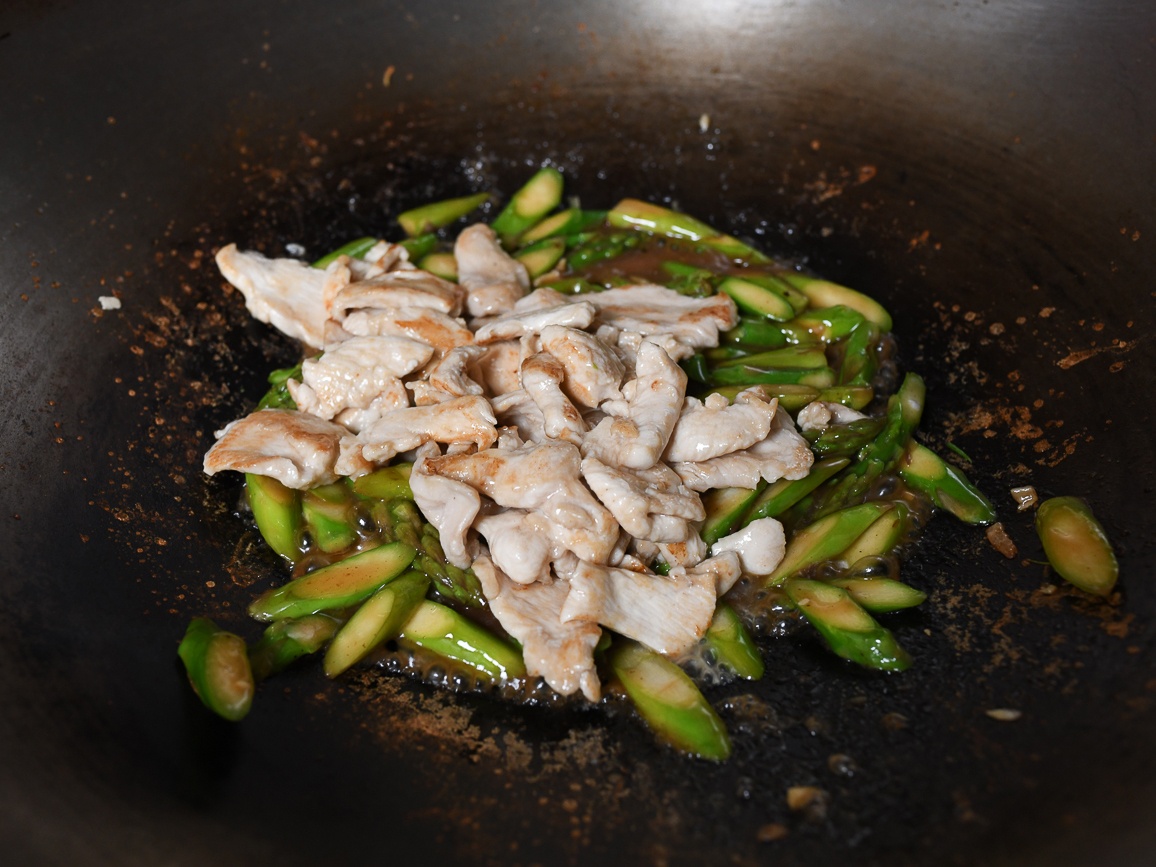 Mon thit ga xao mang tay de lam anh 5