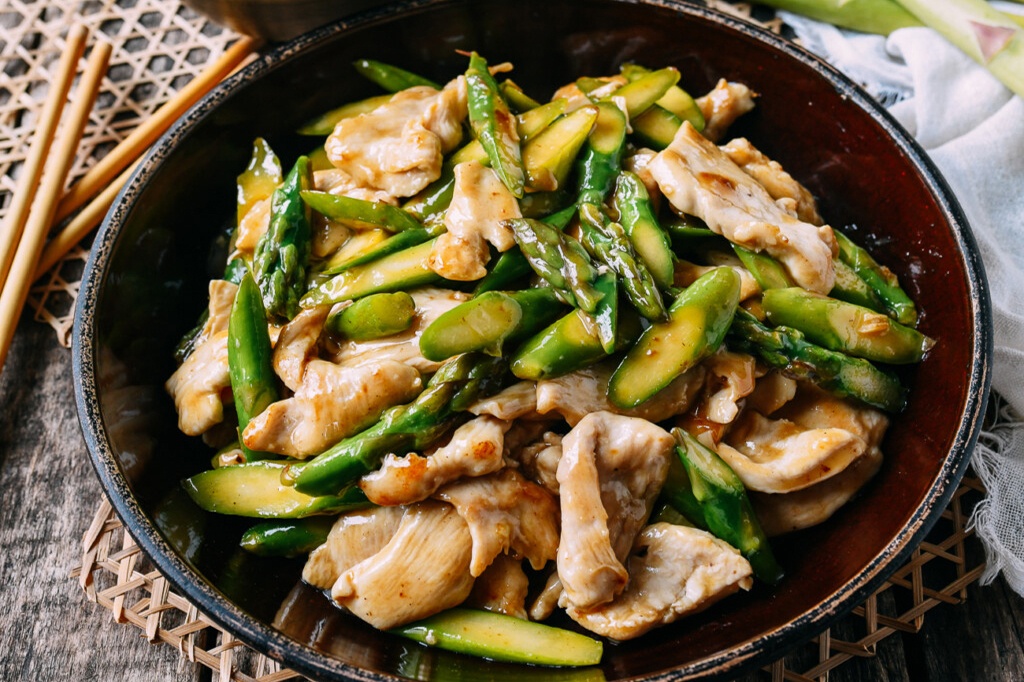 Mon thit ga xao mang tay lam trong 25 phut hinh anh