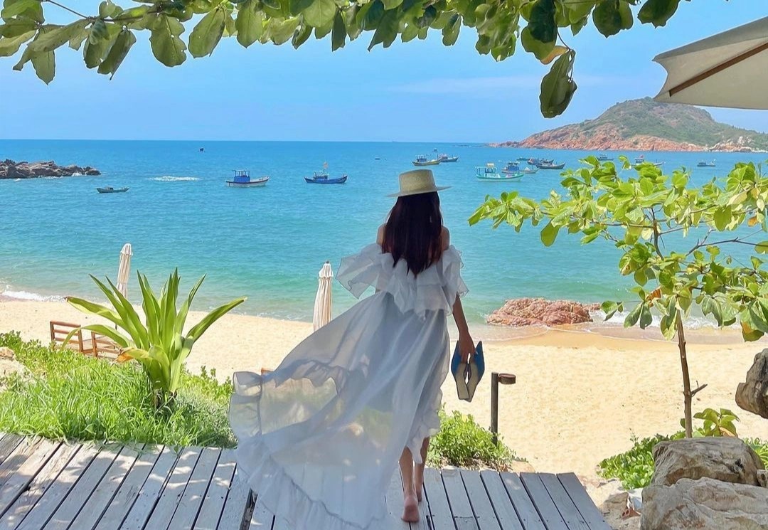 4 resort co bai bien rieng o Quy Nhon hinh anh