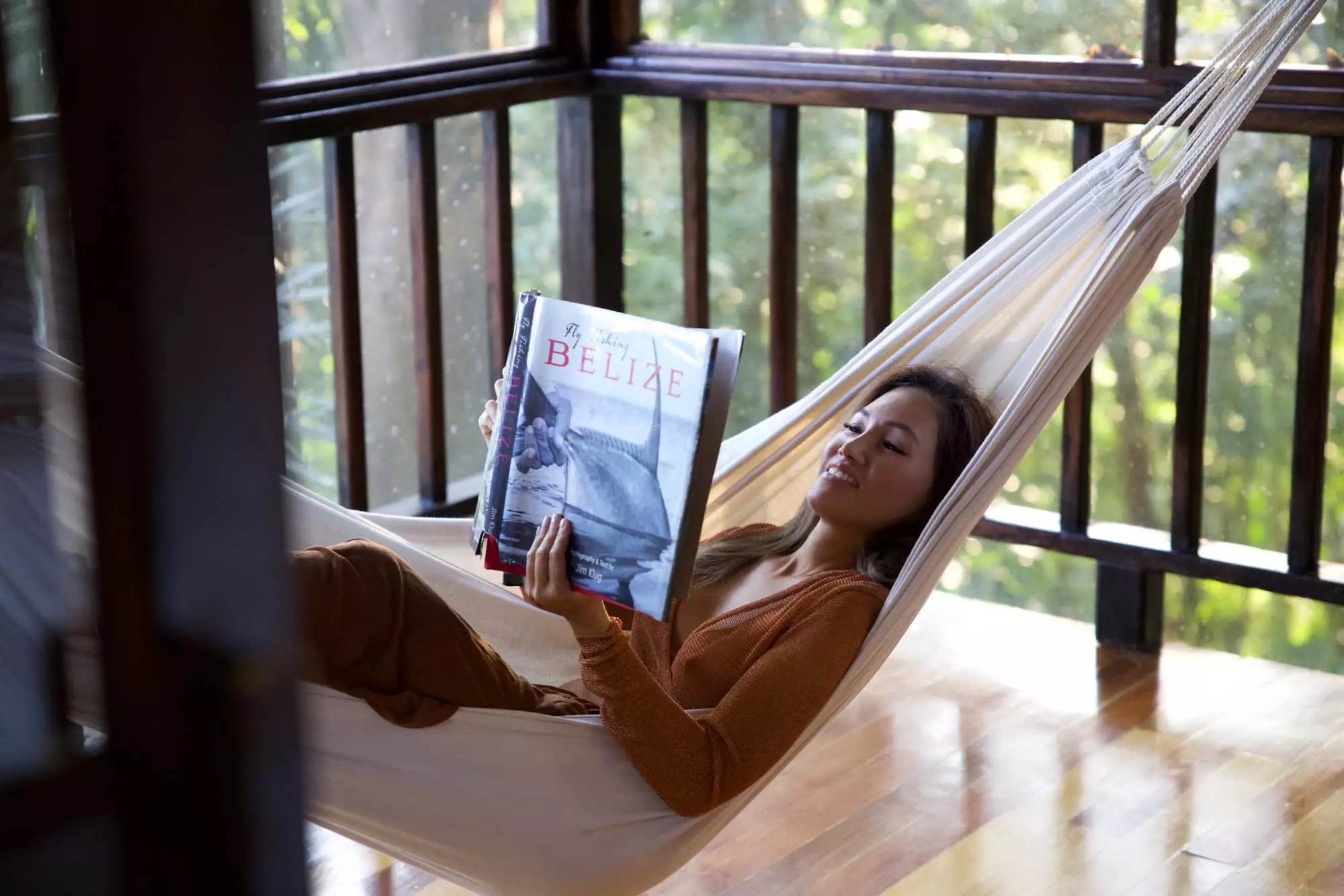 Co gai di hang chuc nuoc sau dich anh 1