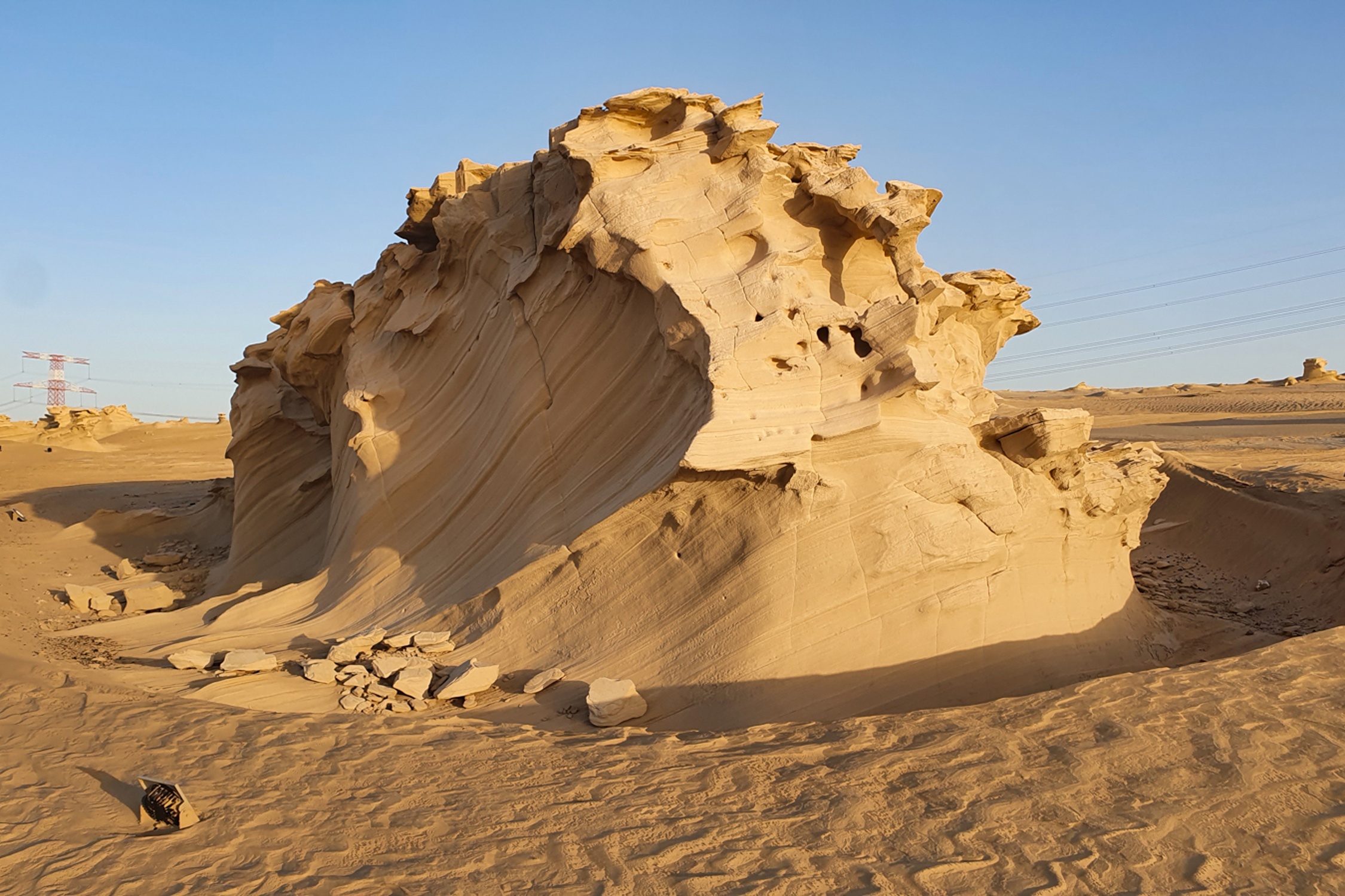 Dun cat 150.000 nam tuoi dong bang giua sa mac hinh anh