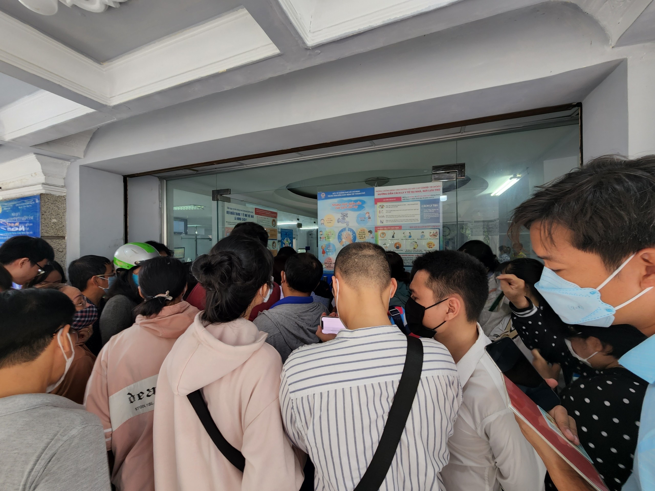 lam ho chieu o TP.HCM anh 1