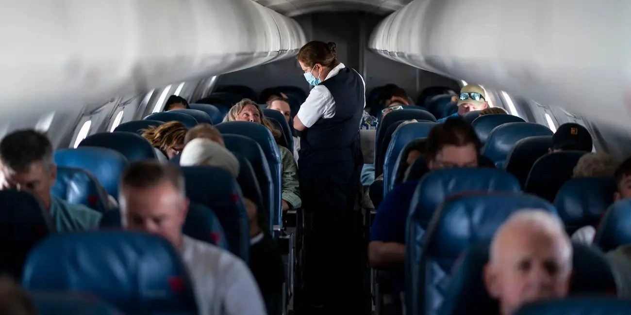 tiep vien hang khong anh 1