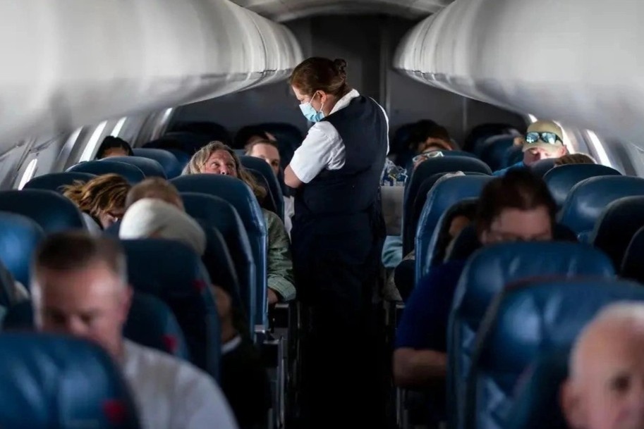 Tiep vien hang khong My nhay viec giua mua cao diem hinh anh