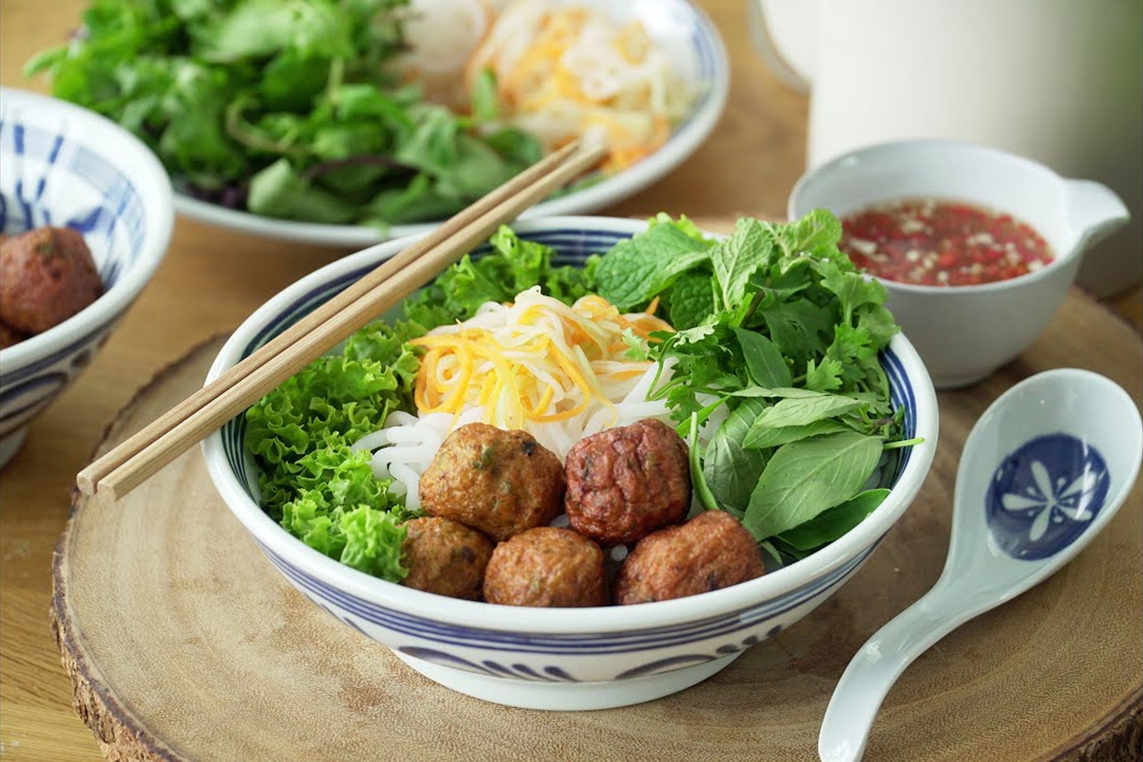 Bien tau bun cha ca vien hinh anh