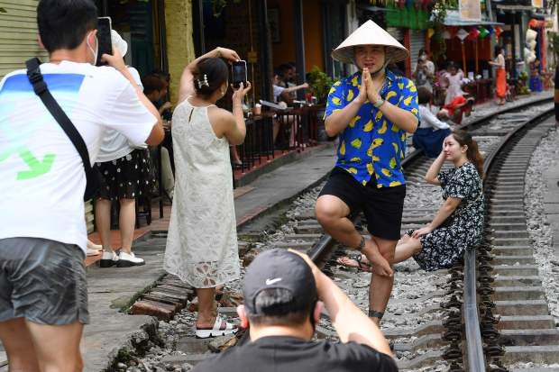 5 kieu du khach de gay phan cam hinh anh