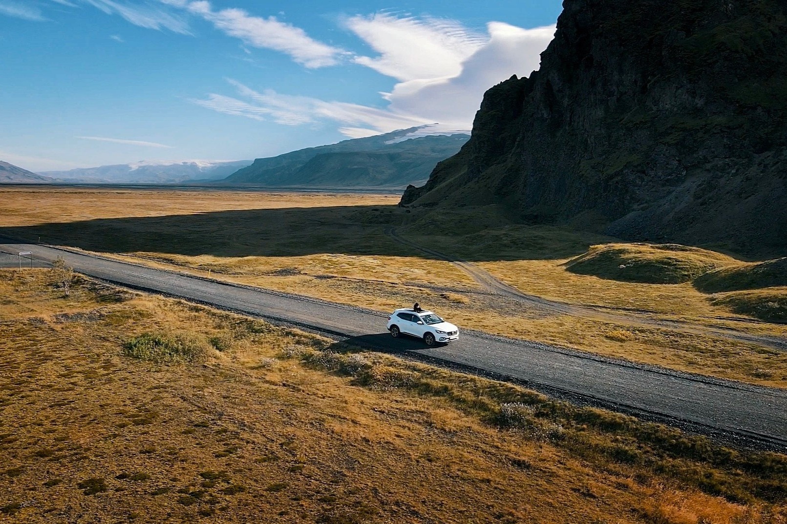 Khach Viet lai xe 8 ngay dem ngam canh dep sieu thuc o Iceland hinh anh