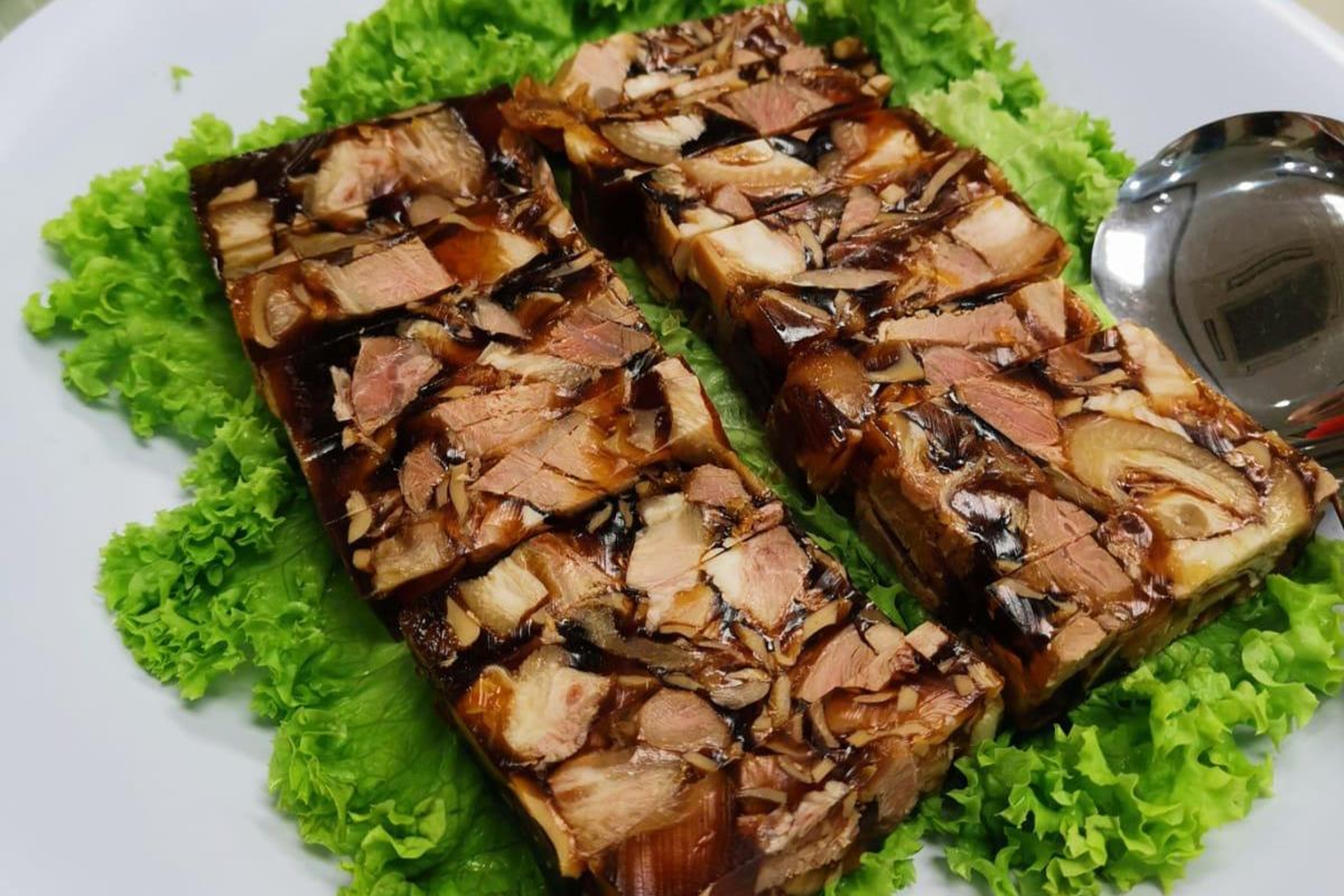 Mon thit dong noi tieng cua Singapore hinh anh